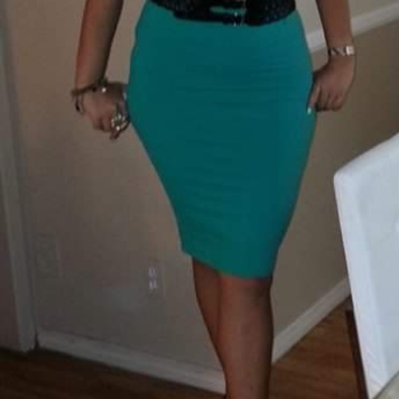 ARDEN B midi skirt - Picture 7 of 7